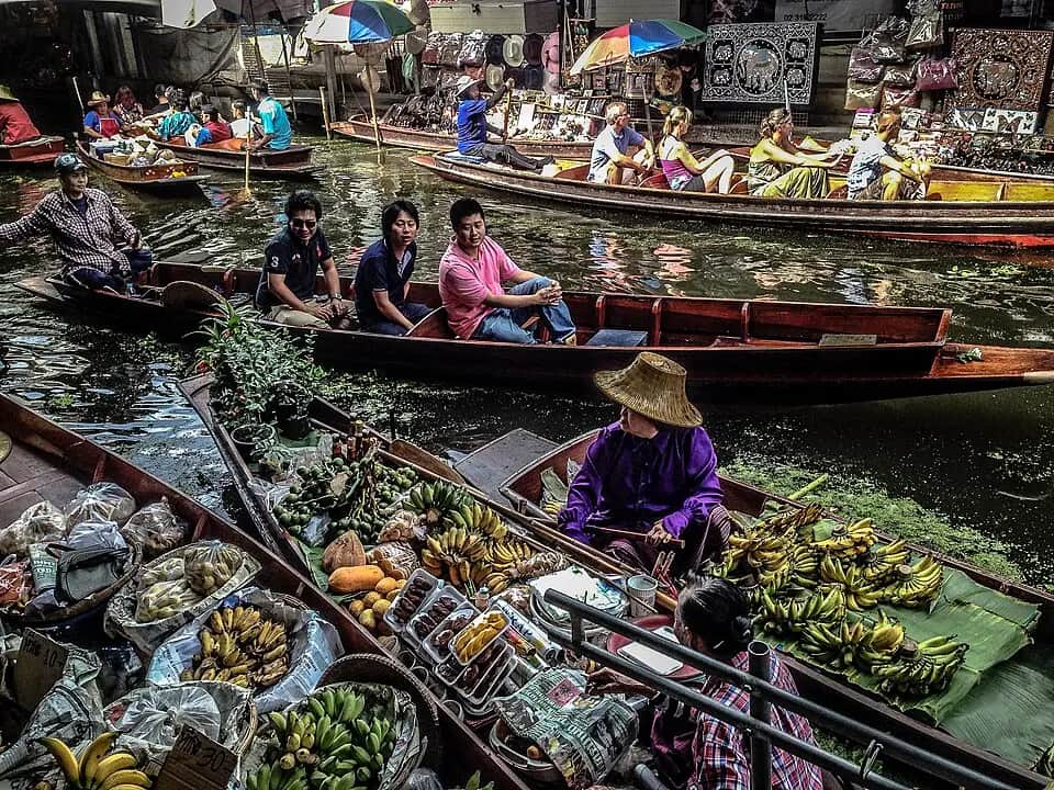 Damnoen Saduak Floating Market